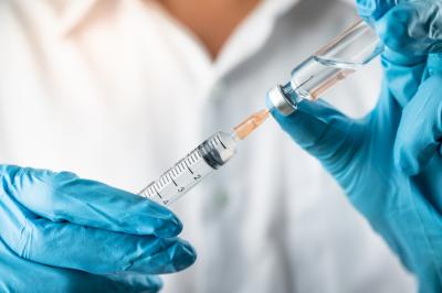 В России рассматривают заявки на одобрение двух иностранных вакцин от коронавируса