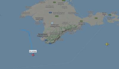В опасной близости от границ Крыма засекли неизвестный военный самолёт