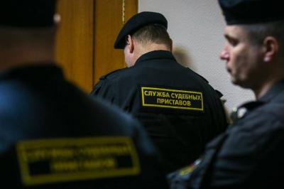 Сотрудники Службы судебных приставов. Фото © ТАСС / Василий Кузьмиченок