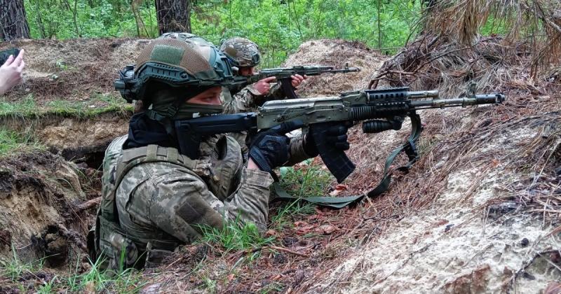 Протягом тижня ЗСУ ліквідували близько 9 тисяч військових російської армії та знищили 44 ворожі танки. -- online.ua