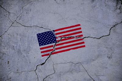 Судный день США: Эксперты назвали три наиболее вероятных сценария распада Соединённых Штатов